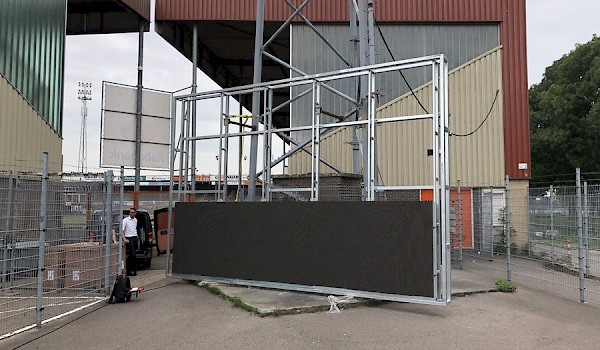 Achterconstructie videowalls FC Volendam